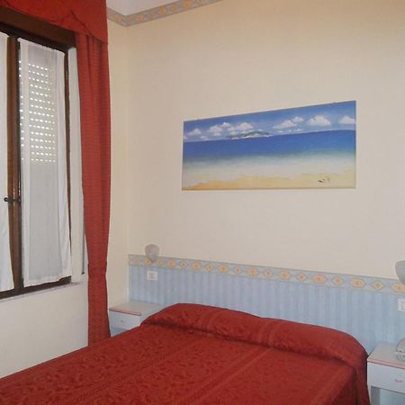 Hotel lo Squalo Grottammare Camera foto