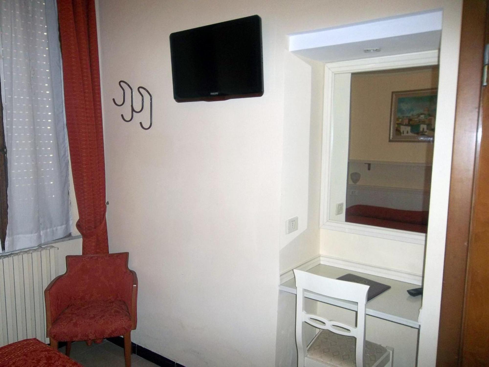 Hotel lo Squalo Grottammare Camera foto